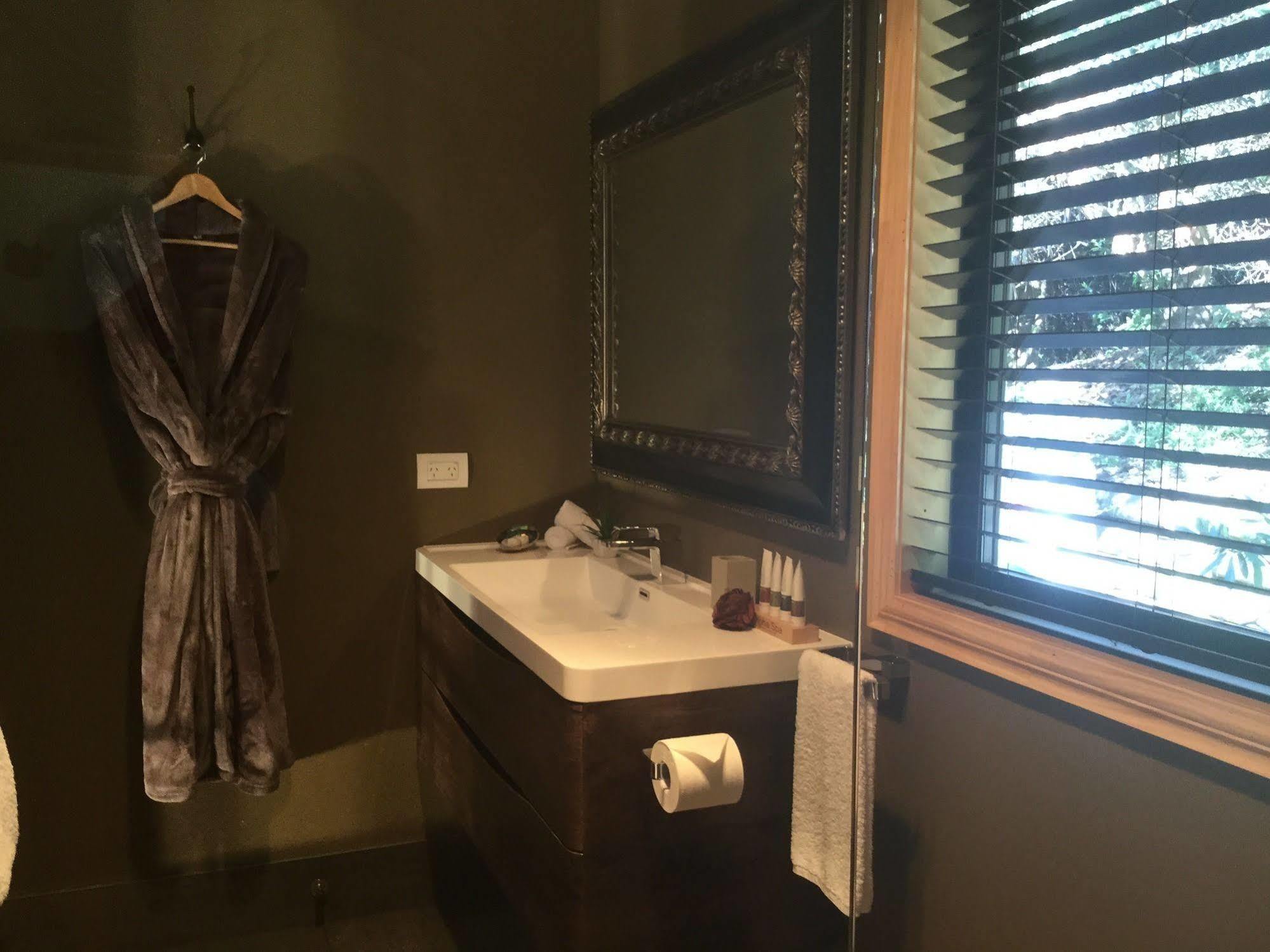 The Flying Trout Boutique Lodge Taupo Ngoại thất bức ảnh