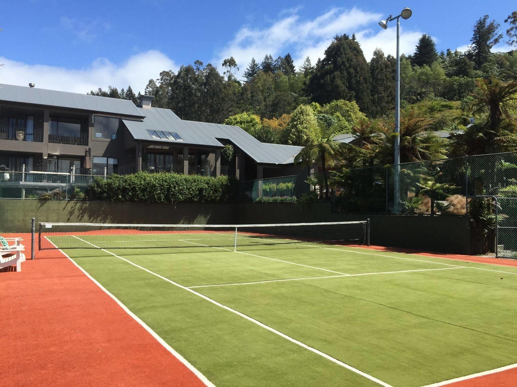 The Flying Trout Boutique Lodge Taupo Ngoại thất bức ảnh