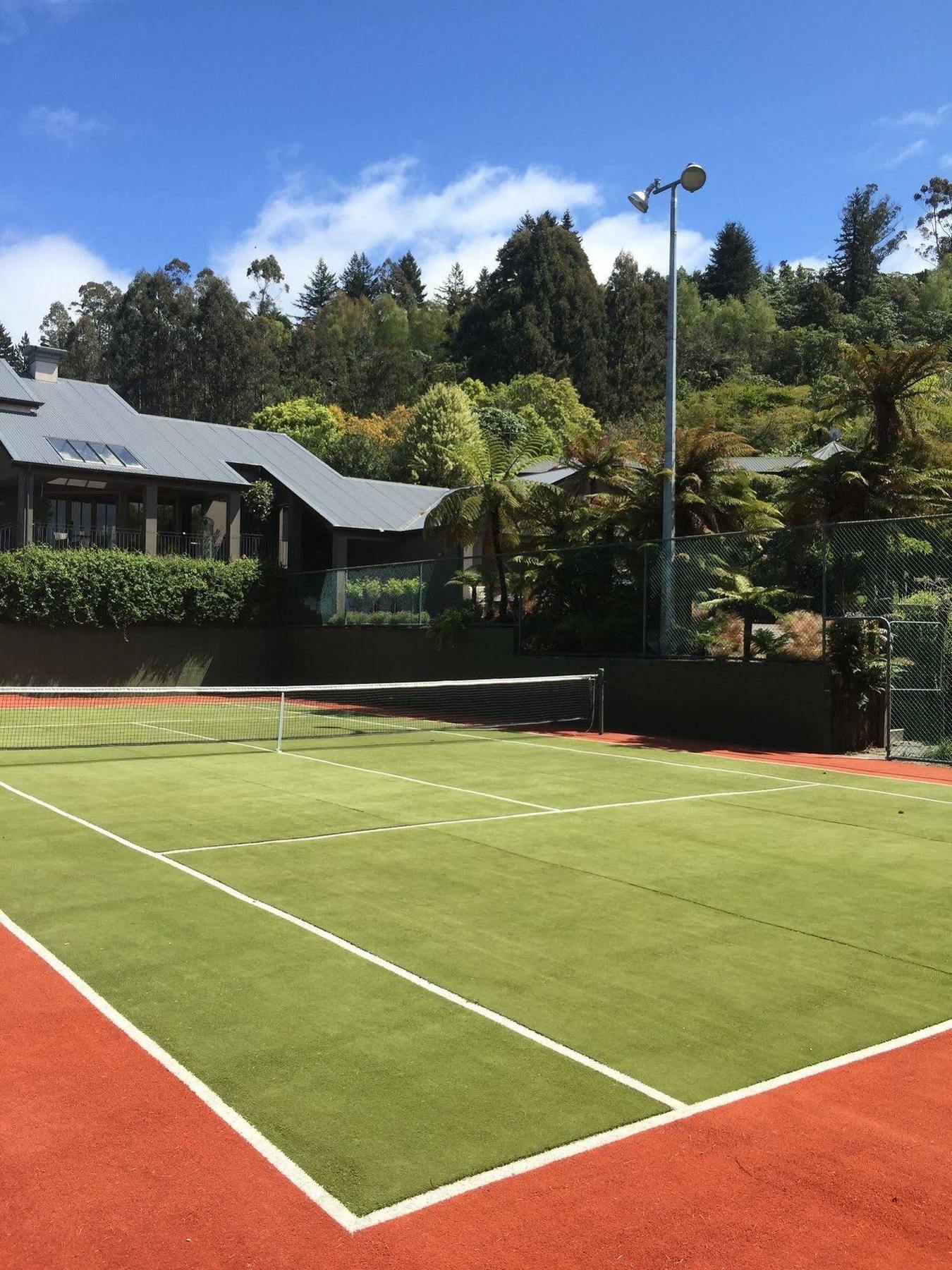 The Flying Trout Boutique Lodge Taupo Ngoại thất bức ảnh