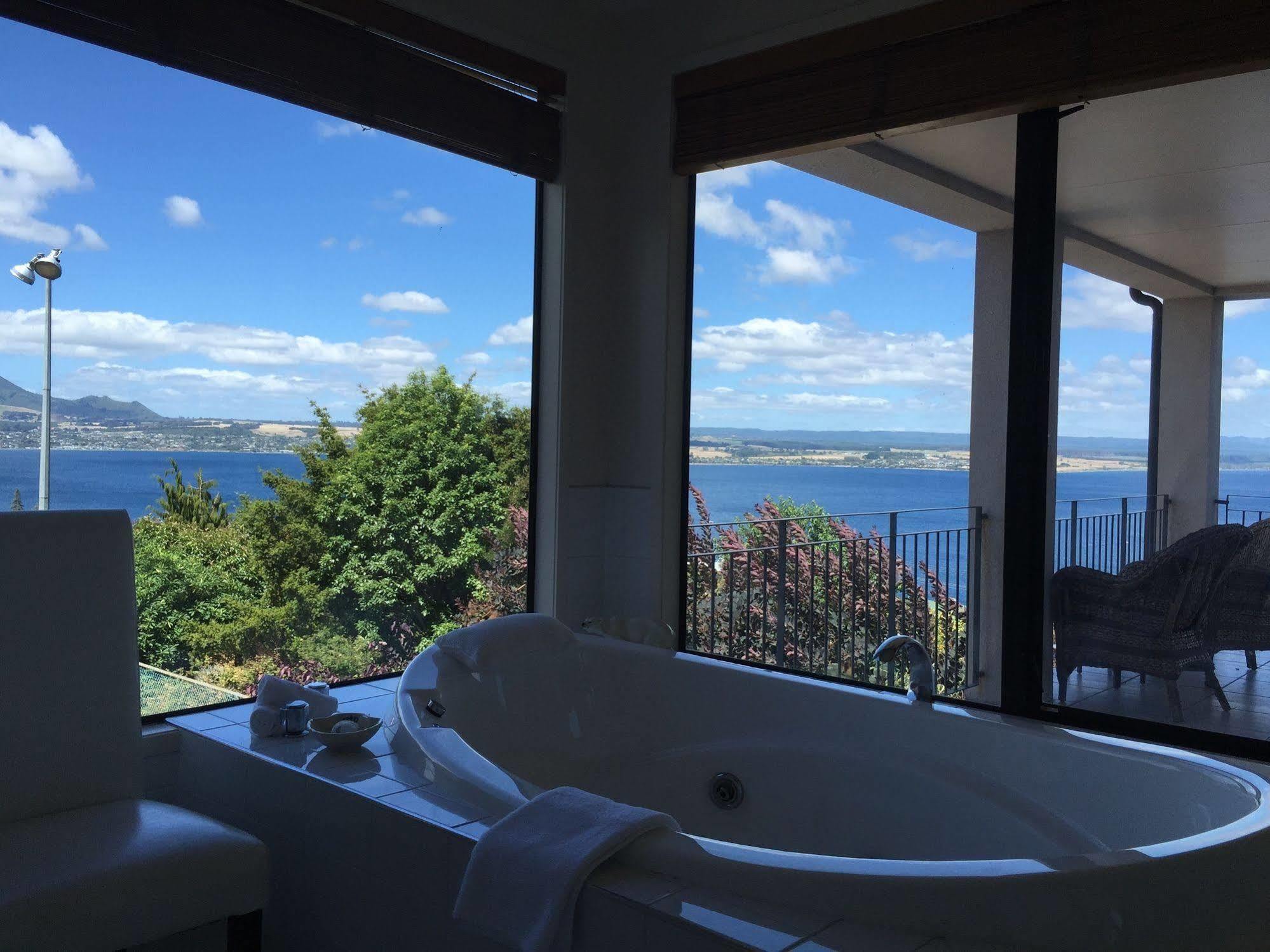 The Flying Trout Boutique Lodge Taupo Ngoại thất bức ảnh